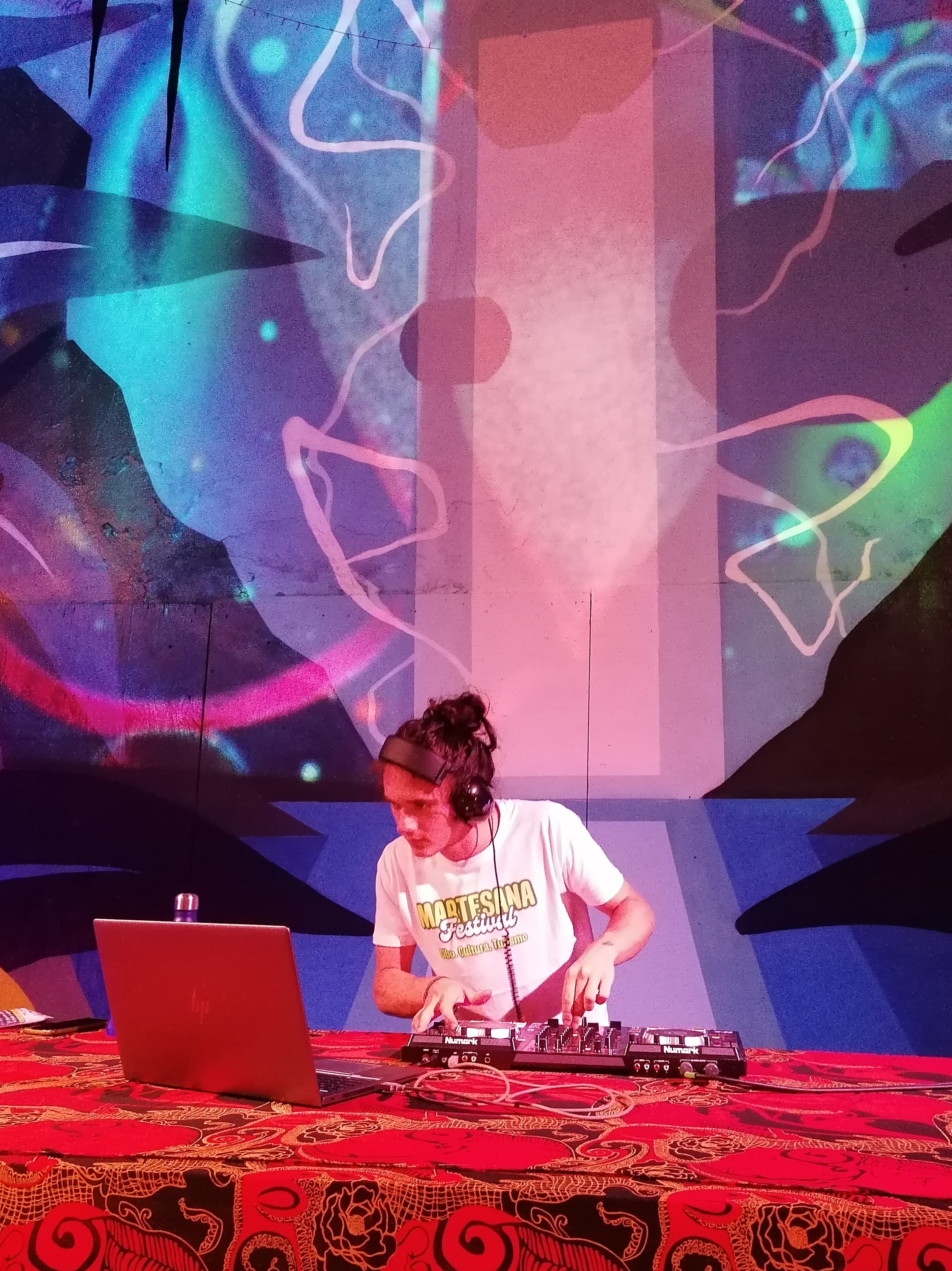 Dj set e installazioni visive