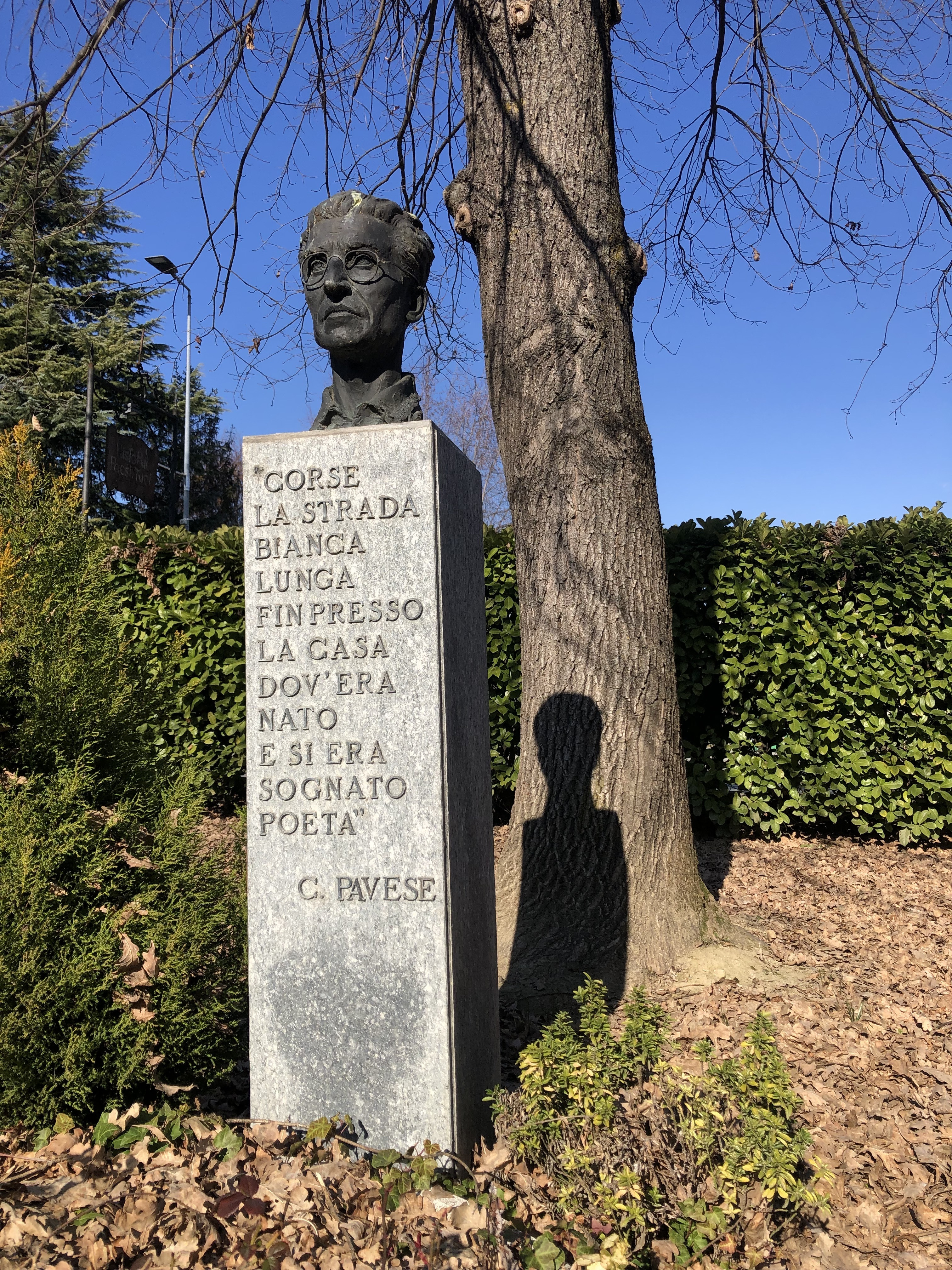 Fondazione Cesare Pavese Casa Natale Pavese busto