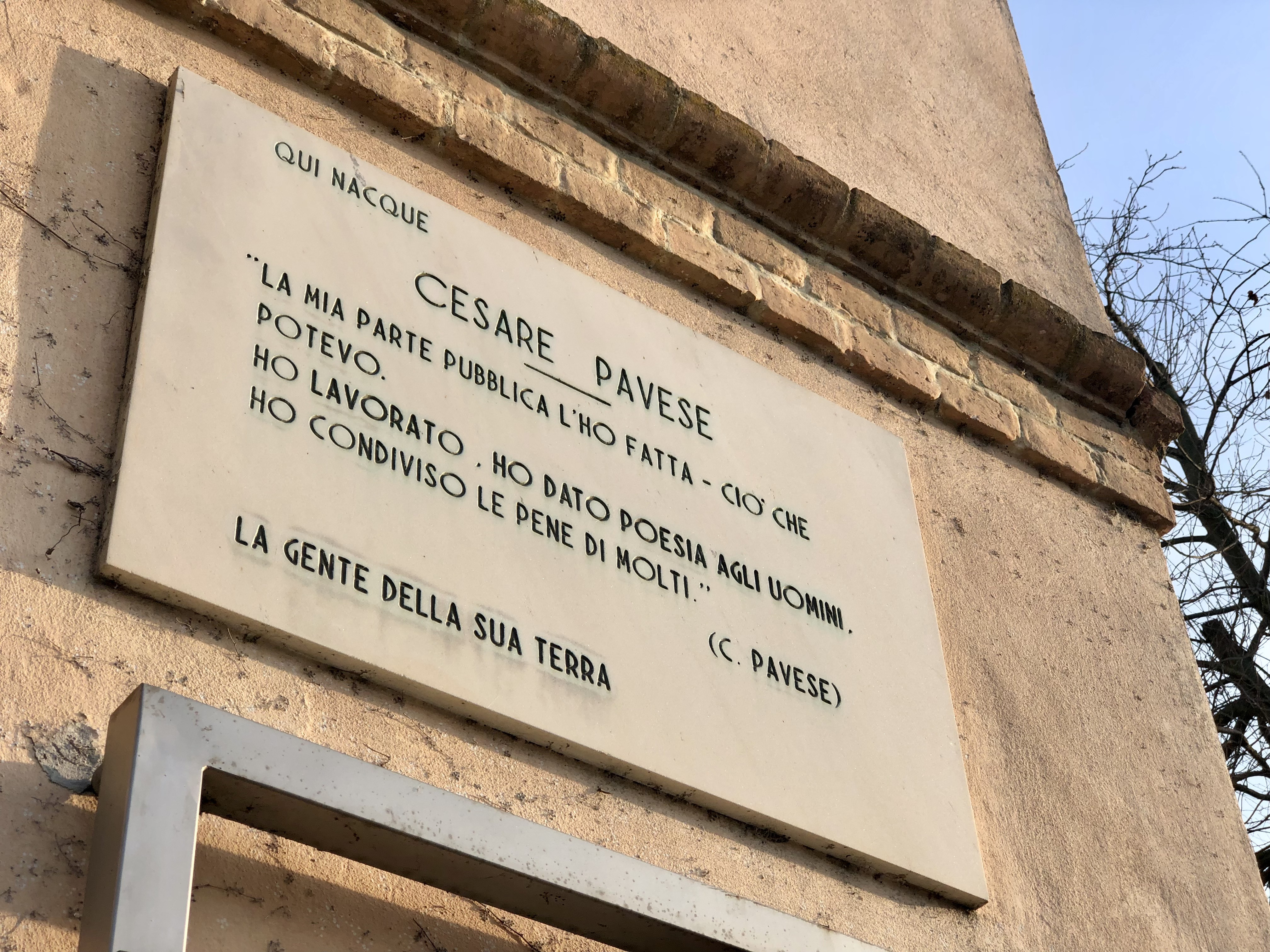 Fondazione Cesare Pavese Casa Natale Pavese targa