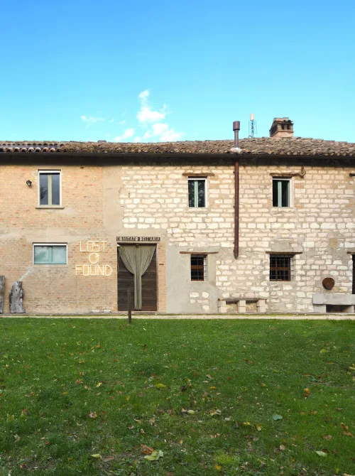 CASA SPONGE con le opere di Massimo Uberti e Aischa Gianna Muller ph Natascia Giulivi e postproduzione di Francesco Perozzi