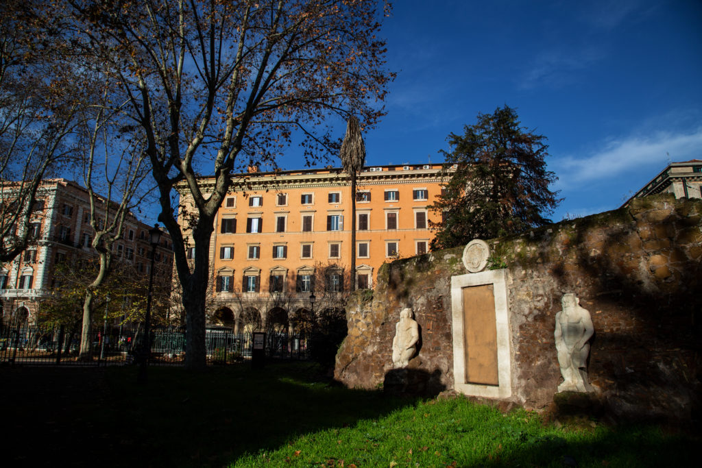 Porta Magica e Arco di Gallieno0003